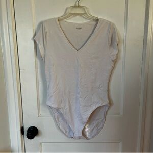 ✨white bodysuit✨